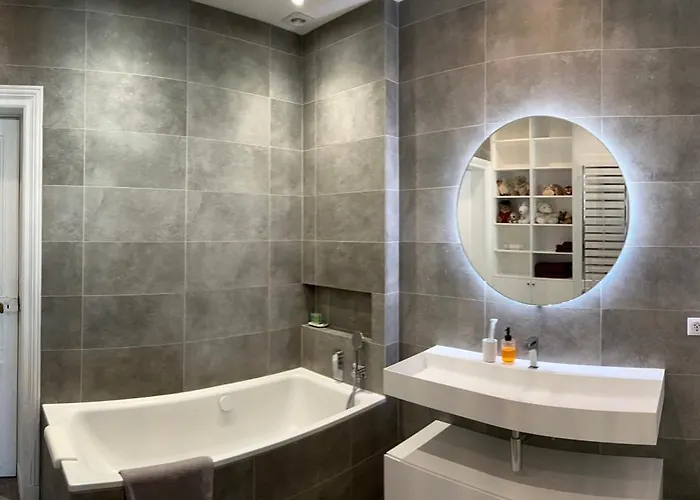 Spacious 150sqm Luxury In Center *