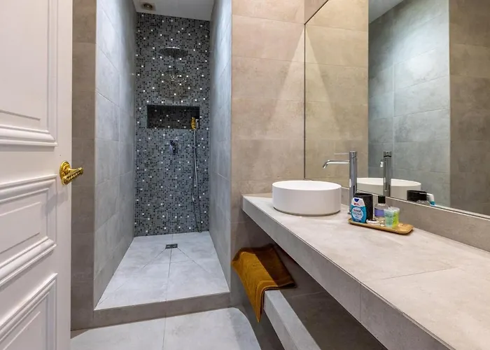 Lejlighed Spacious 150sqm Luxury In Center *