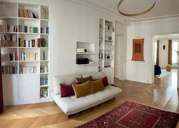 Spacious 150sqm Luxury In Center Paris