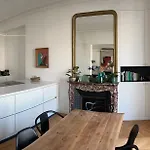 Spacious 150sqm Luxury In Center Appartement