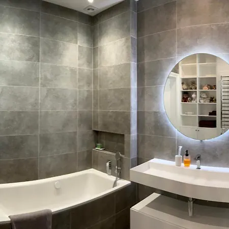 Spacious 150sqm Luxury In Center *