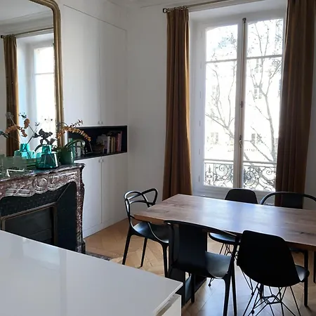 Spacious 150sqm Luxury In Center
