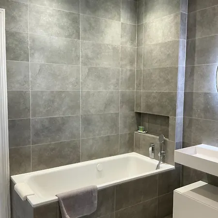 Spacious 150sqm Luxury In Center