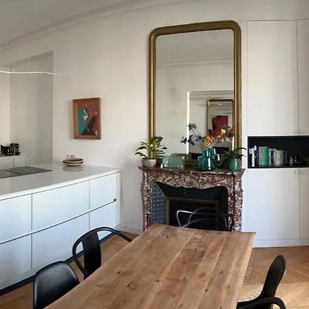 Spacious 150sqm Luxury In Center Apartamento