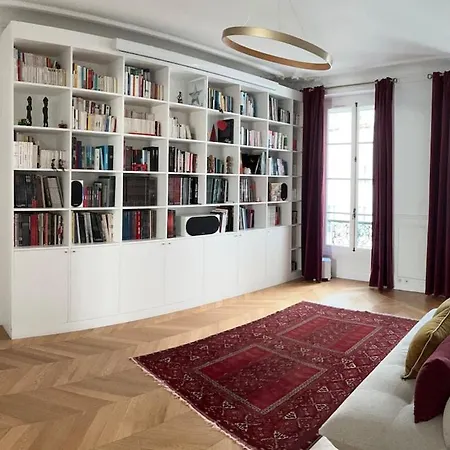 Spacious 150sqm Luxury In Center