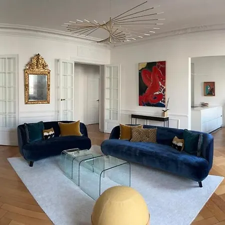 Spacious 150sqm Luxury In Center Paris